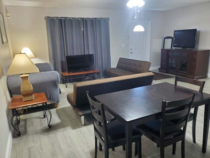 Jason Bryan, Realtor's room