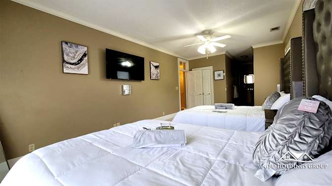 GBU Holdings Group's room