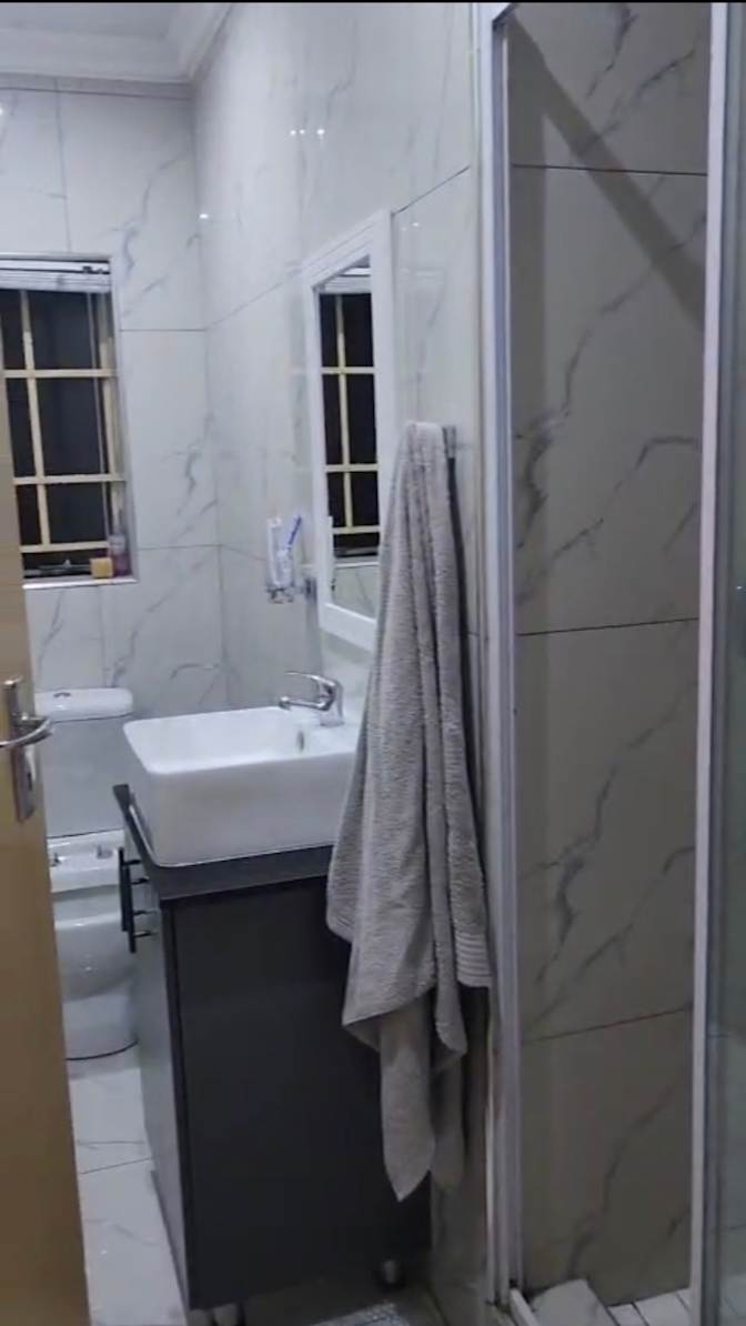 Sinazo Kumalo's room