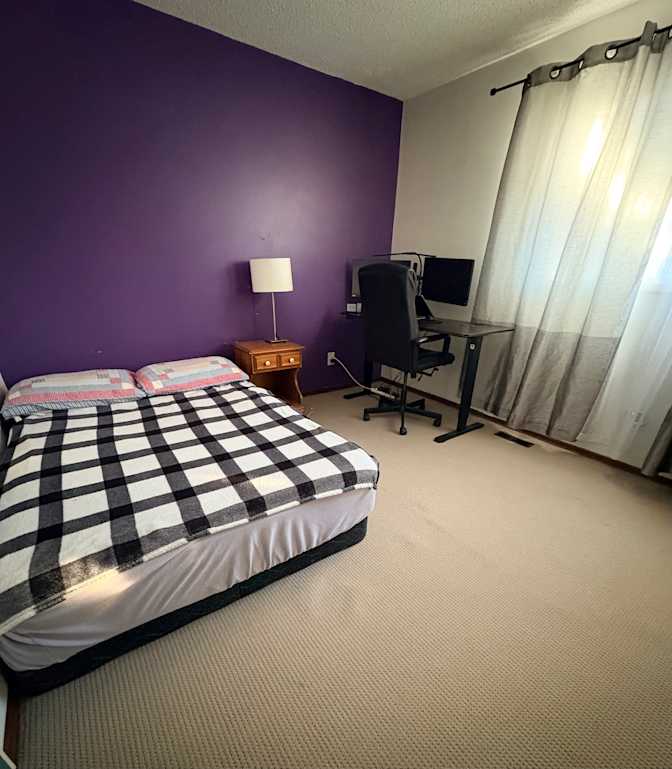 Jun's room