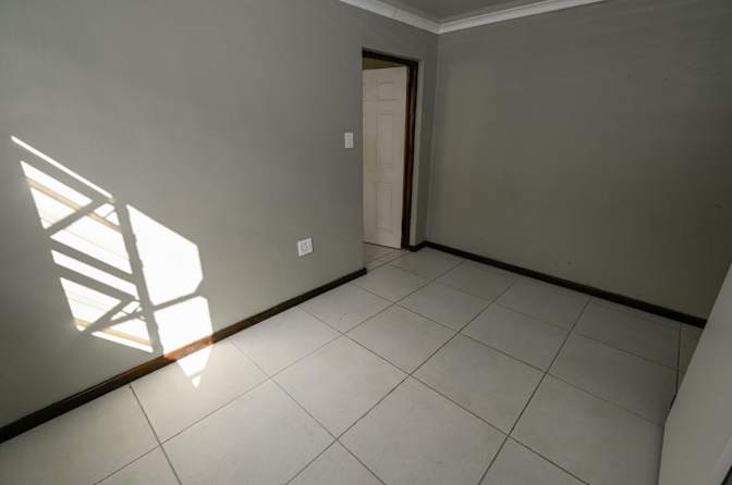 simon's room