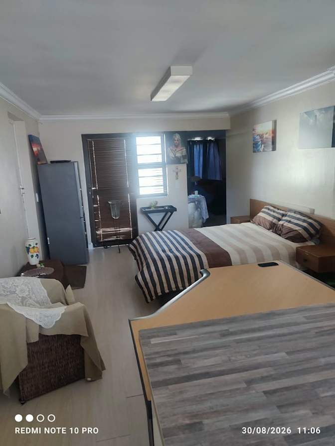Dee's room