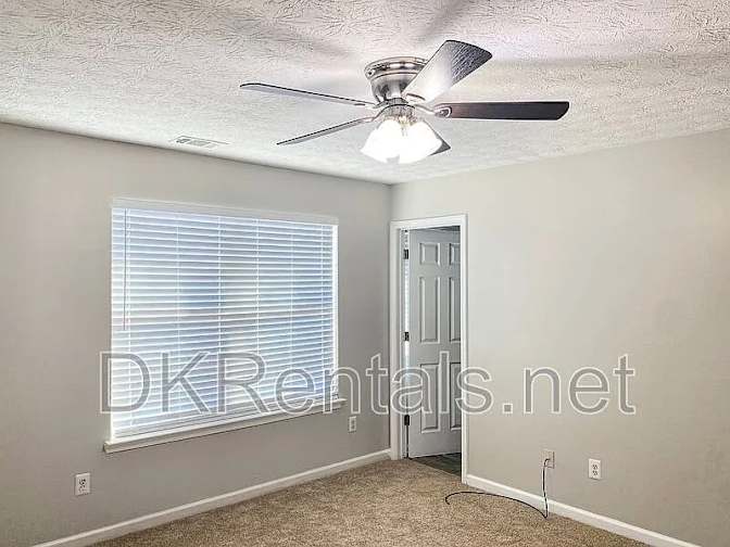 Alcove Rooms's room