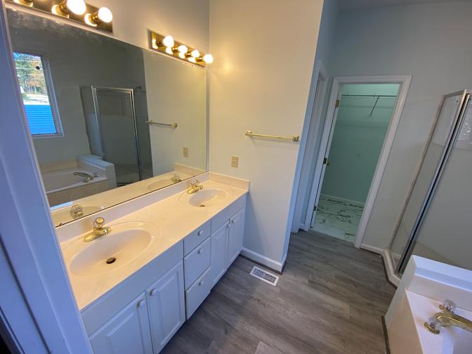 Alcove Rooms's room