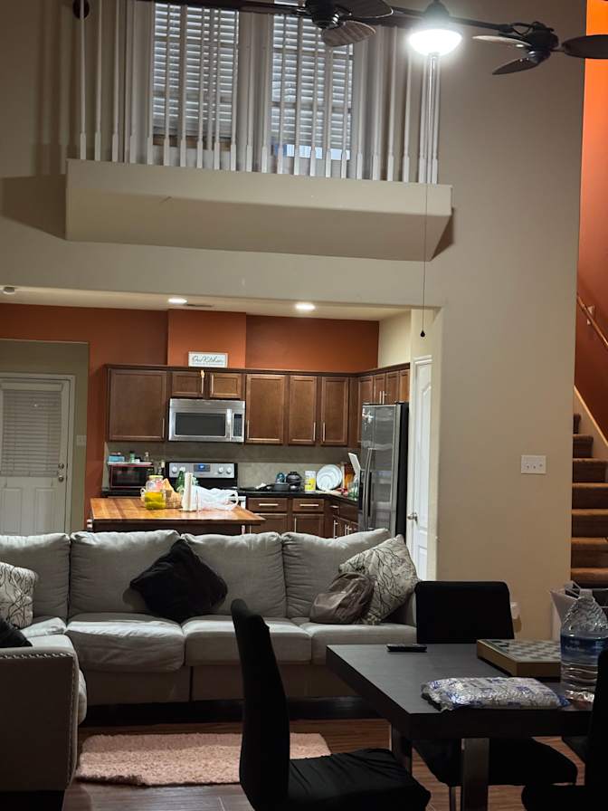 Bobby J Smith's room
