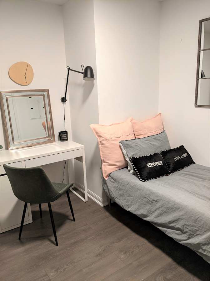 Elle's room