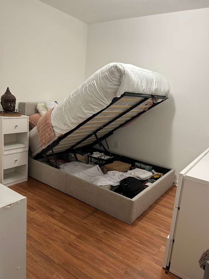 Mery torres's room