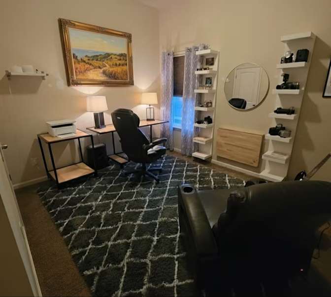 Alcove Rooms's room