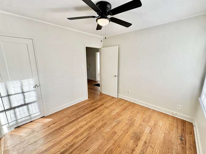 Venytra's room
