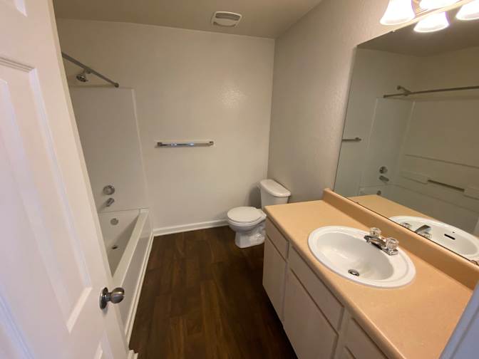 Alcove Rooms's room