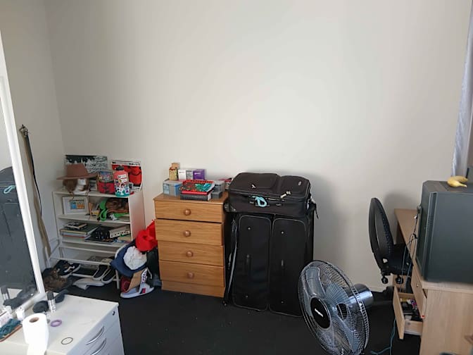 Lynne's room