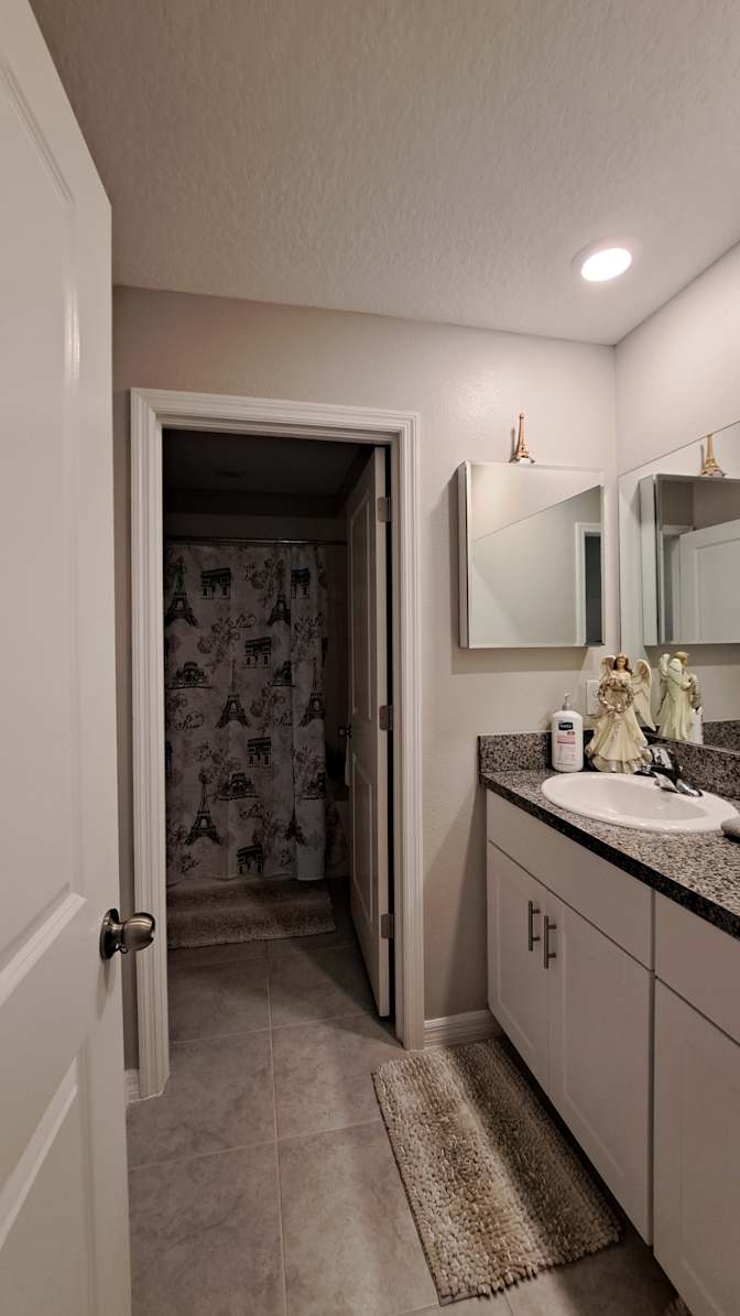 CHRISTY  KETSDEVER's room