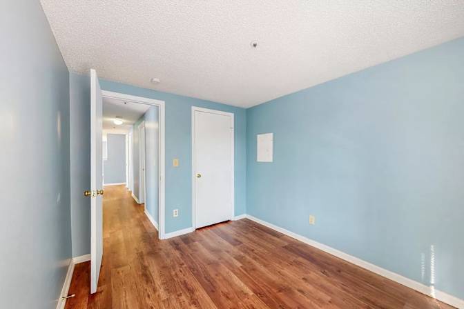 Alcove Rooms's room