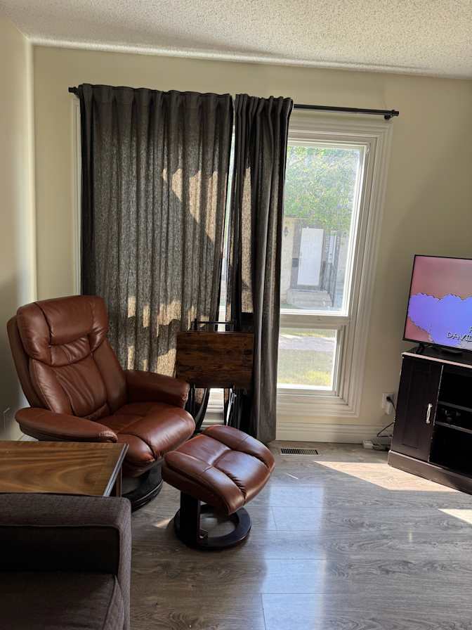 Cale Tamagi's room