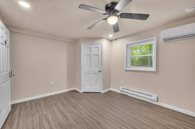 lifedoorrentals's room