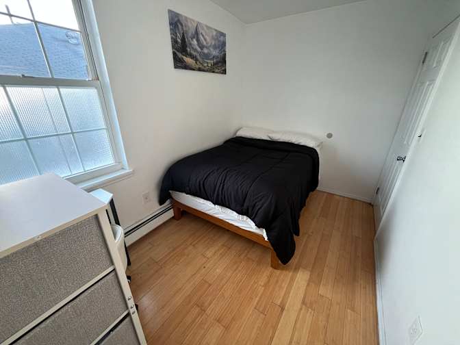 Jonas's room