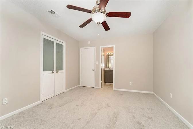 Alcove Rooms's room