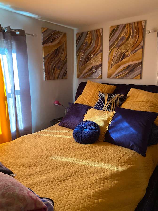 Essence's room