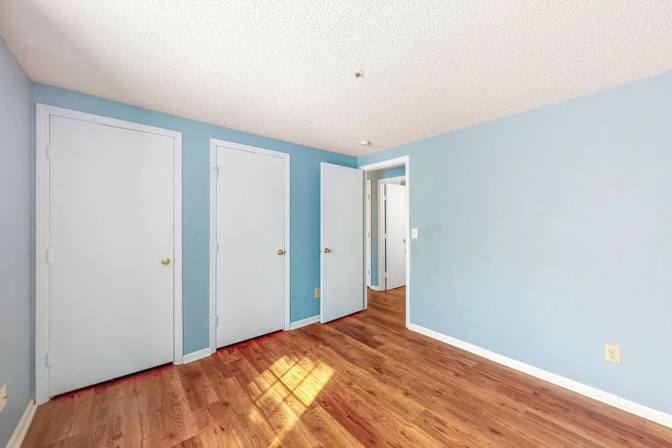 Alcove Rooms's room