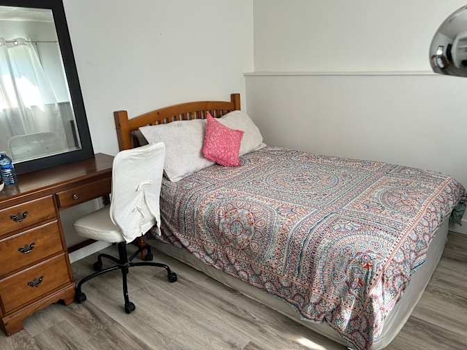 Katy Saunders's room