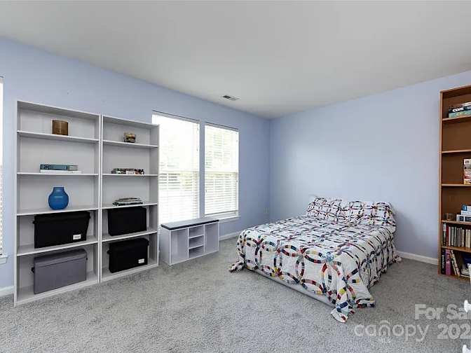 Liz's room