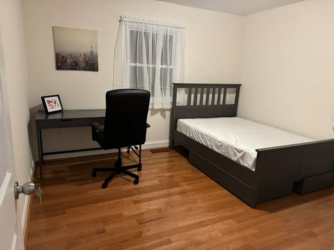 Erick's room