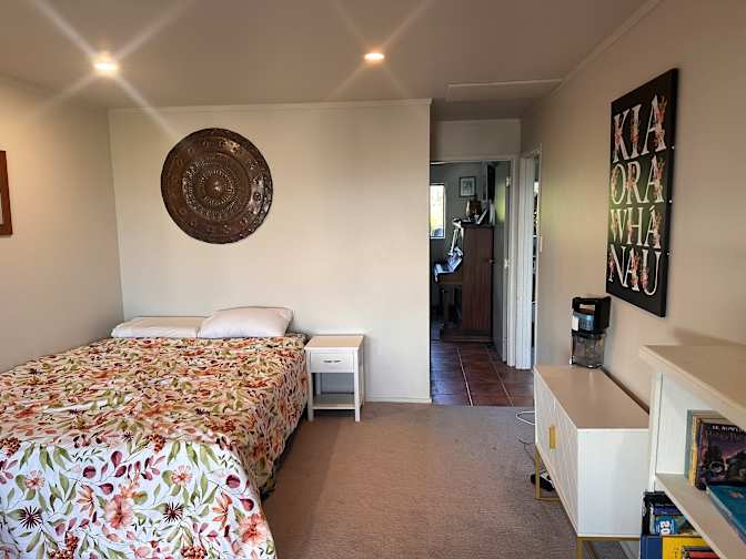 glen norman green's room