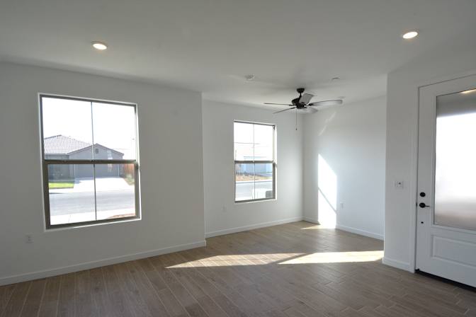 Phong Ho, CA Real Estate Broker's room
