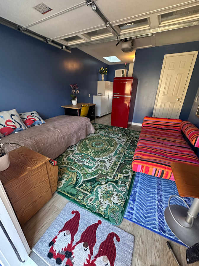 Hung's room
