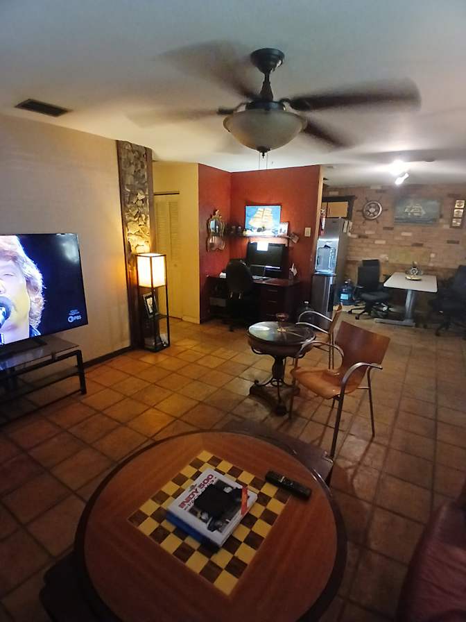 JEFF DAVIES's room