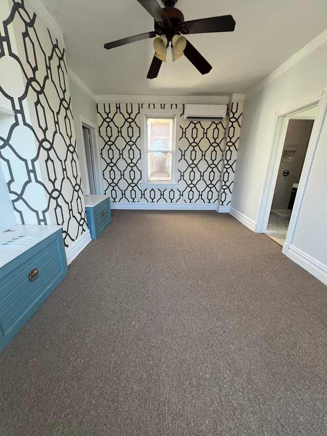 Sklaren's room