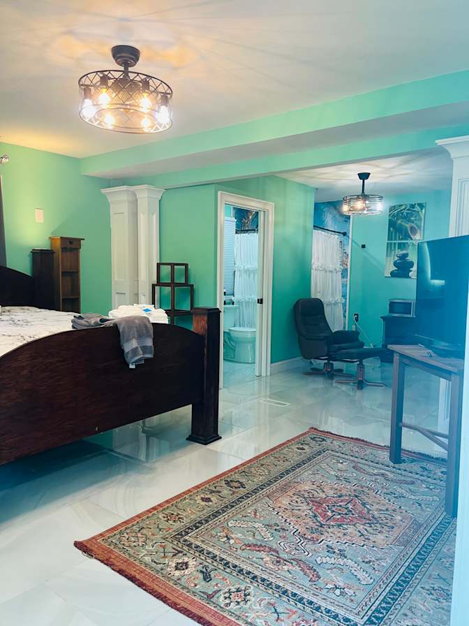 Geegee's room