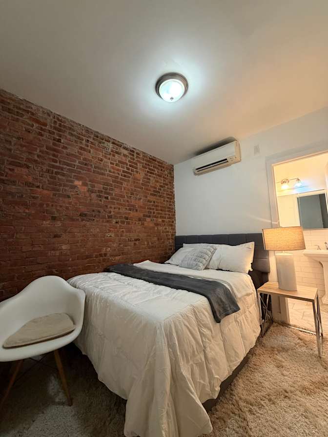 sheldon clarke's room