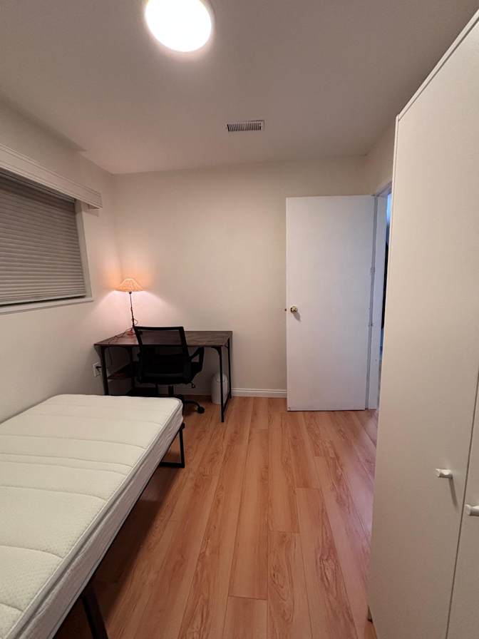 Desmond Chow's room