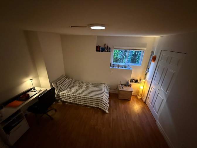 Harleen's room