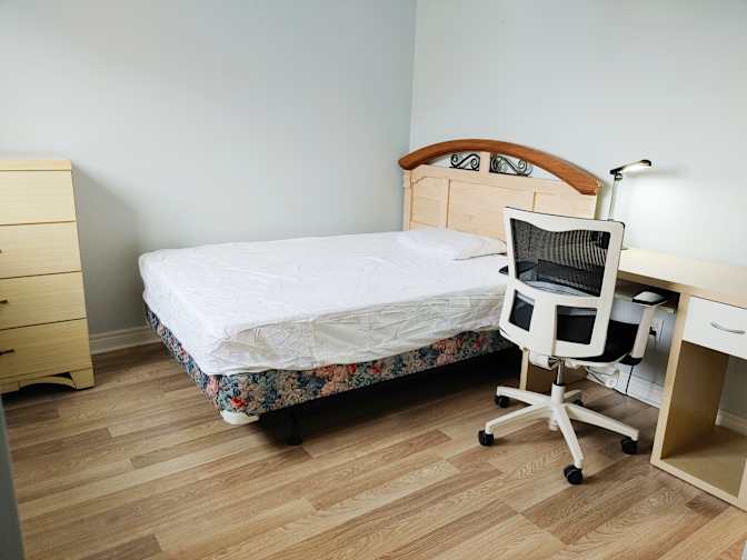 Linda's room