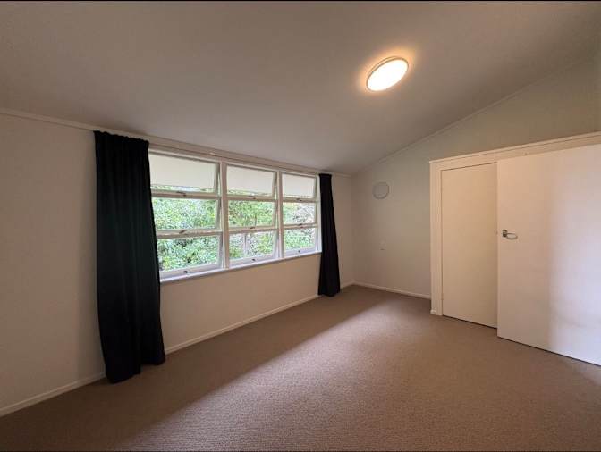 Thomas's room