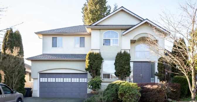 Julie Tuoi Ngo's room