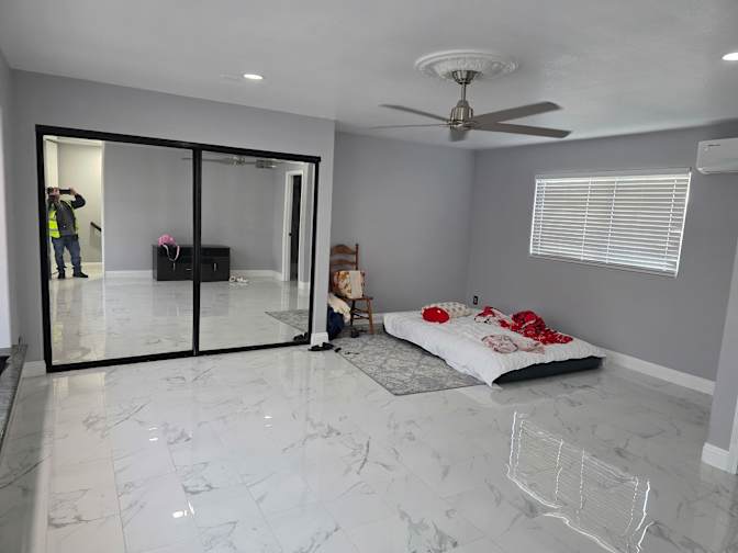 Ricardo's room