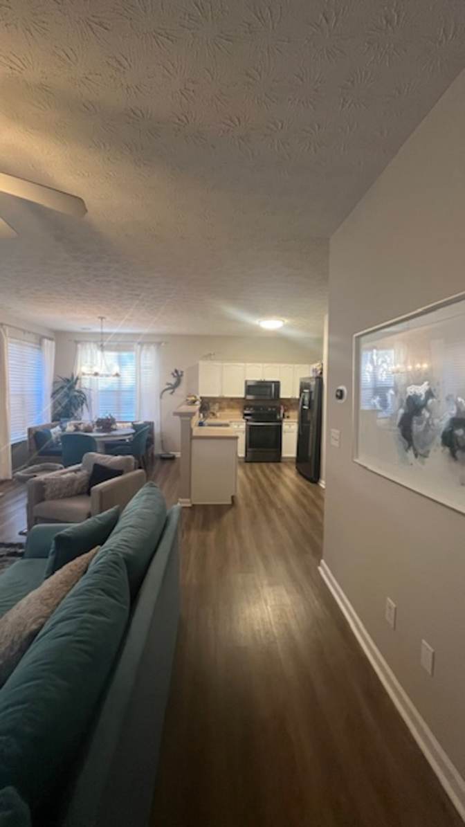 Alcove Rooms's room