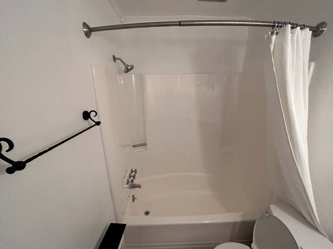 Alcove Rooms's room