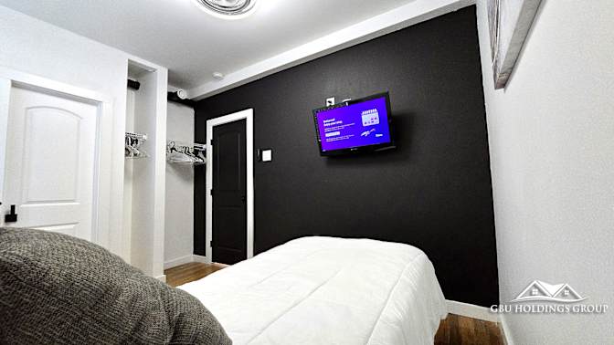 GBU Holdings Group's room