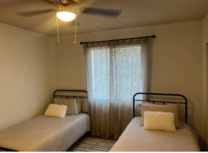 Dee's room