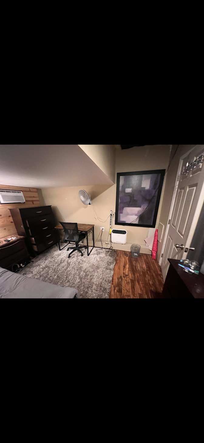 Mike O's room