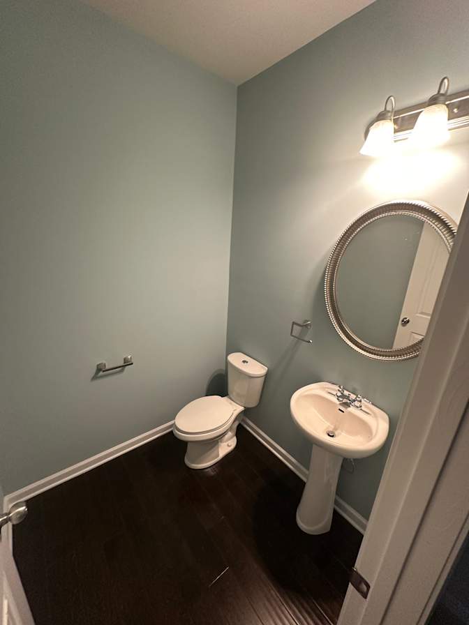 Scott M's room