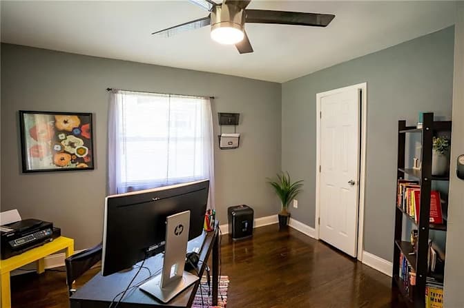 Alcove Rooms's room