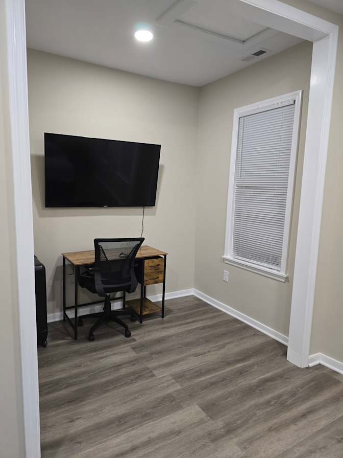 Moe's room