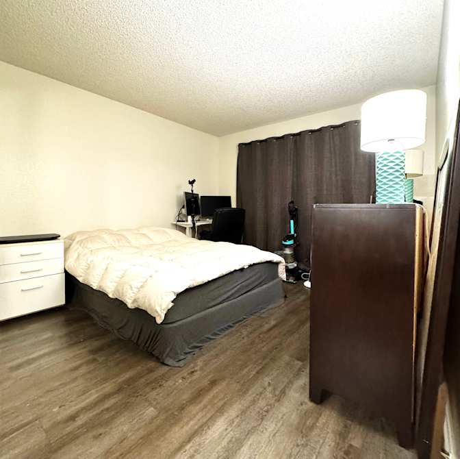 Golden's room