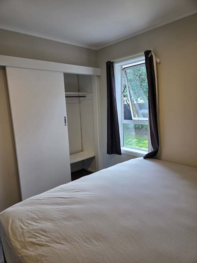 Shaleshni's room