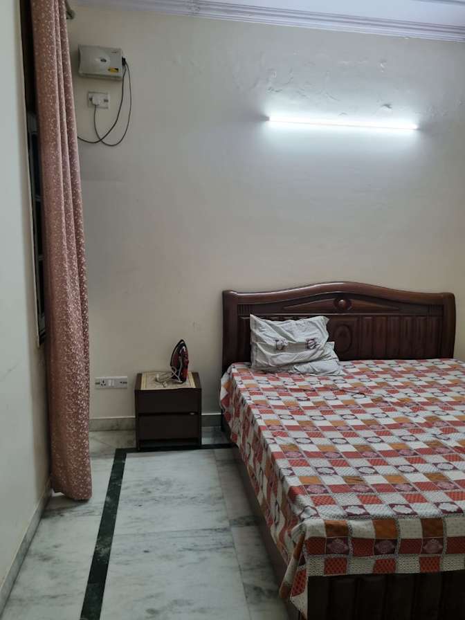 Garry's room